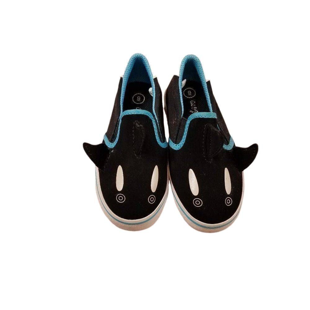 Cat & Jack Shark shoes 9
